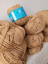 10 Gomitoli di lana pura 