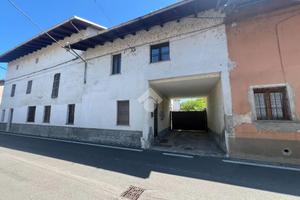 CASA SEMINDIPENDENTE A CARISIO