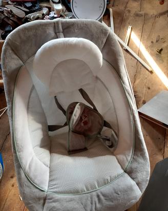dondolo elettrico di neonato 