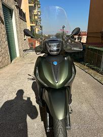 Piaggio Beverly S 300 HPE Deep Black - 2024
