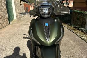 Piaggio Beverly S 300 HPE Deep Black - 2024