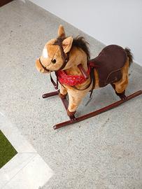 cavallo a dondolo in perfette condizioni