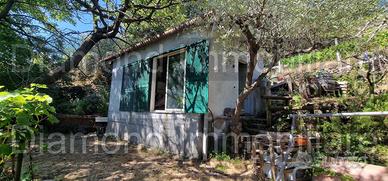 Casa con terreno a Presa Piedimonte Etneo
