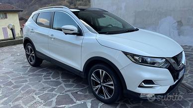 Nissan Qashqai J11 1.6 dCi automat CVT N-Connecta
