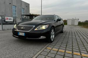Lexus LS 460 4.6 V8