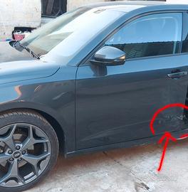 Audi A1 2023 porta lato guida Sx