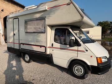 Arca scout 330 su Ford transit Mansardato