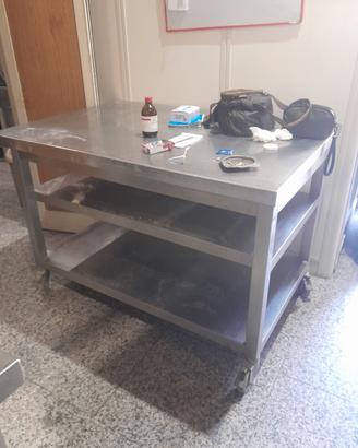 tavoli inox vari