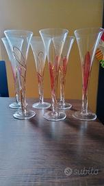 Flute da champagne e bicchieri da birra