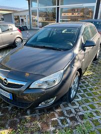 Opel Astra 1,7 cdti 110cv 5p 2012