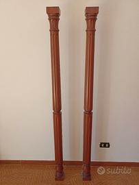 Coppia di colonne/pilastri in legno