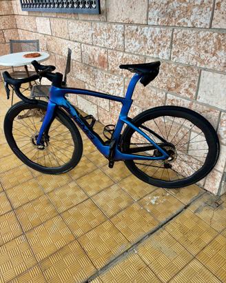 Bici da strada Pinarello New Dogma F DISC MY 25