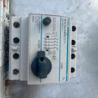 Interruttori trifase