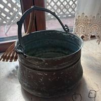 Pentola antica di rame
