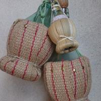 2 fiaschi da 750 cc con cesto in corda per taverna