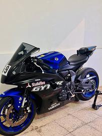 Yamaha R7