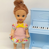Bambola Barbie Shelly bambolina vintage pianoforte