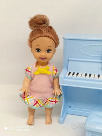Bambola Barbie Shelly bambolina vintage pianoforte