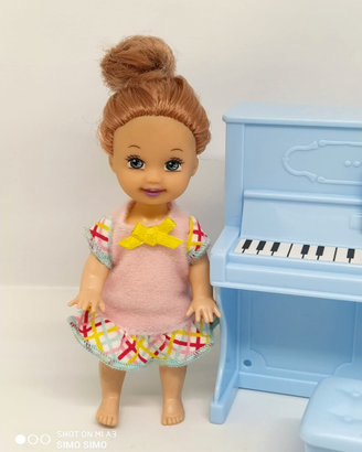 Bambola Barbie Shelly bambolina vintage pianoforte
