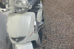 Aprilia scarabeo 300 s