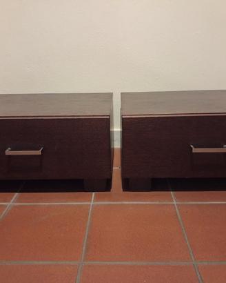 Coppia di comodininin legno massello