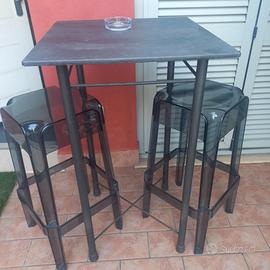 tavolo e sgabelli bistrot 