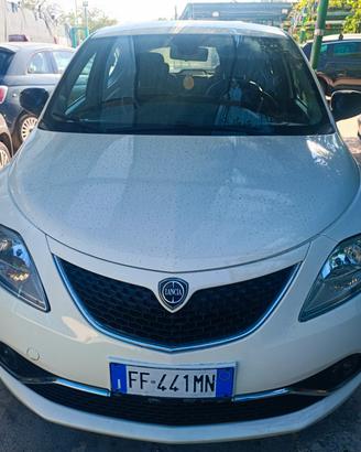 Lancia Ypsilon 0.9 TwinAir 85 CV 5 porte Metano Ec