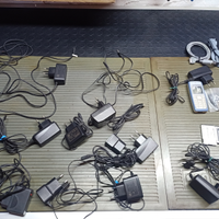 Telefoni cellulari più vari caricatori