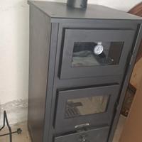 Stufa a legna con forno ..Nuova