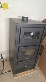 Stufa a legna con forno ..Nuova