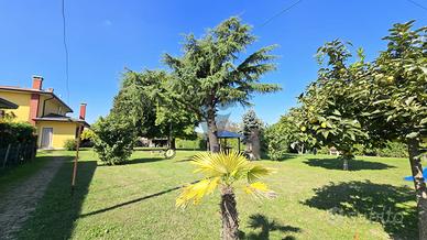 CAMPONOGARA CALCROCI - VILLA SINGOLA IMMERSA NEL V