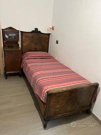 Letto con 2 comodini e specchio antiquariato