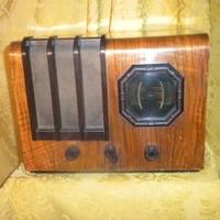 Radio Radiola mod.R21 anno 1936.