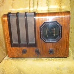Radio Radiola mod.R21 anno 1936.