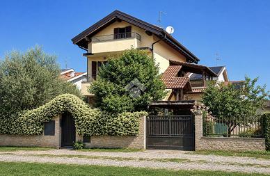 BIFAMILIARE A VIMERCATE