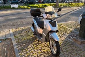 Kymco People 200