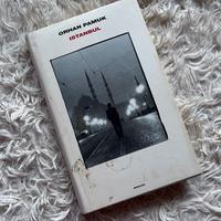📘 Istanbul – Orhan Pamuk | Einaudi