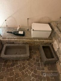 Coppia di vasche in pietra del 1700 fatte a mano