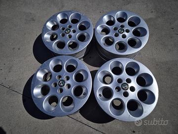 Cerchi In Lega Da 15" Per Alfa Romeo GT - GTV