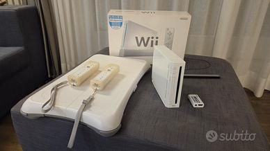 Nintendo Wii - 2 Joystick, presa HDMI e Fit board