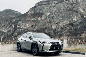 Lexus ux250h hybrid 184cv fullOpt Garanzia leggere