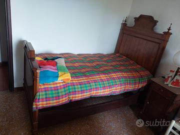 4 letti in stile rustico in legno massello
