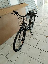  Bicicletta elettrica 