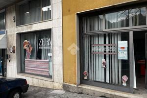 NEGOZIO A LUMEZZANE