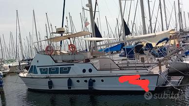 Barca legno cabinata