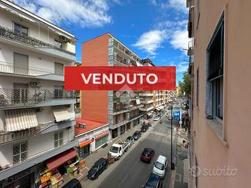 2 LOCALI A NAPOLI