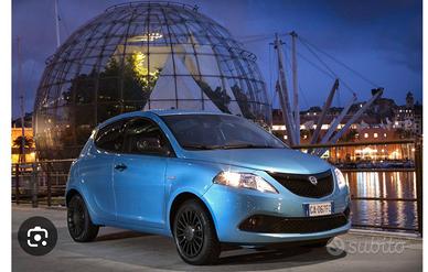 Musata anteriore lancia ypsilon hybrida