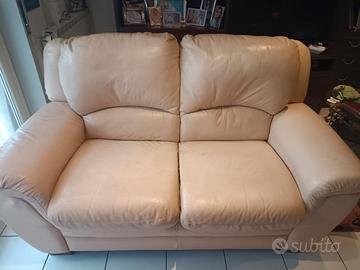 Divani Chatodax in pelle beige