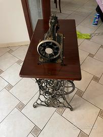 Macchina da cucire d epoca