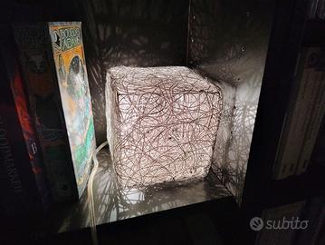 Lampada da tavolo con potenziometro 